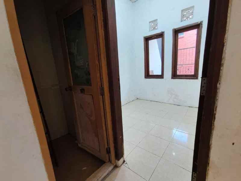 dijual rumah karah agung