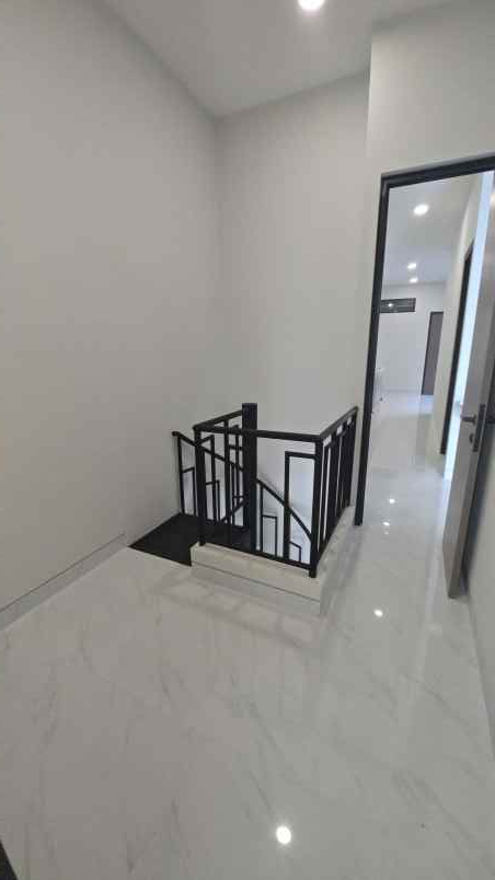dijual rumah kedung baruk