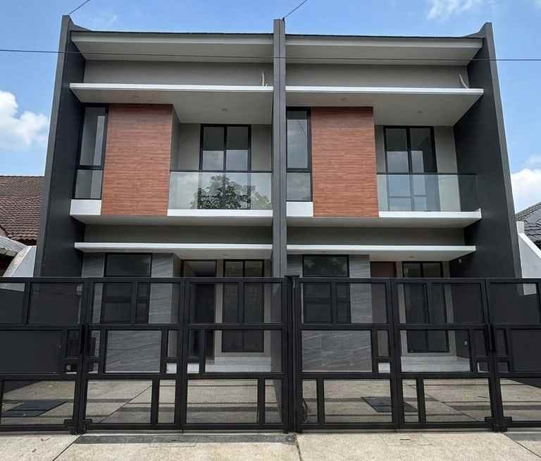 dijual rumah kedung baruk