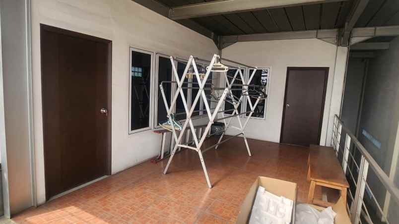 dijual rumah kelapa cengkir kelapa gading
