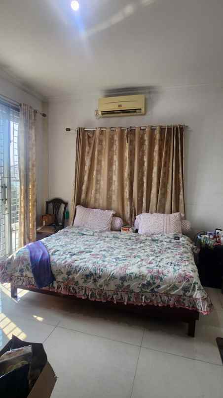 dijual rumah kelapa cengkir kelapa gading