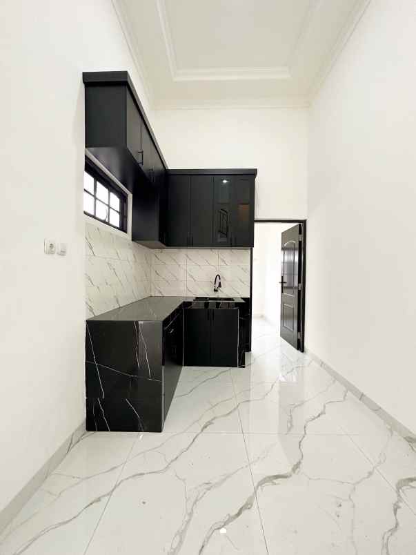 dijual rumah kelapa dua wetan