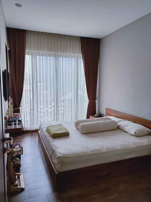 dijual rumah kelapa lilin kelapa gading
