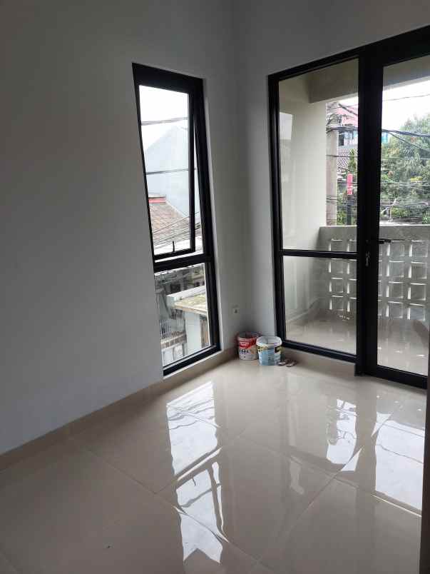 dijual rumah kiara sari ters
