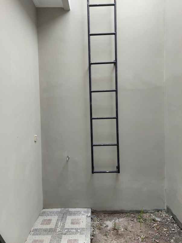 dijual rumah kiara sari ters