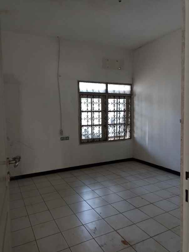 dijual rumah klampis