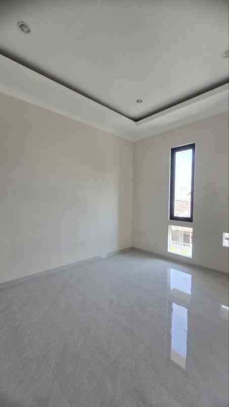 dijual rumah klampis semolo