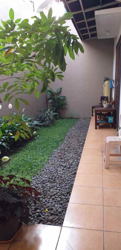 dijual rumah komp permata cisaranten
