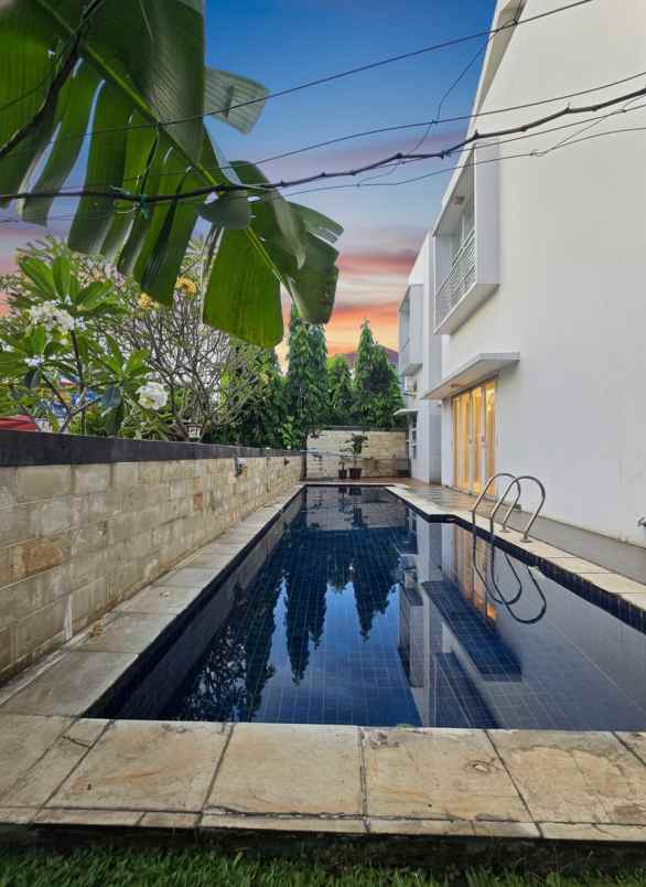 dijual rumah komplek billymoon pondok