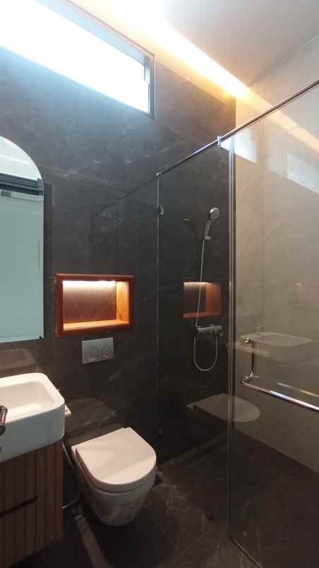 dijual rumah komplek billymoon pondok
