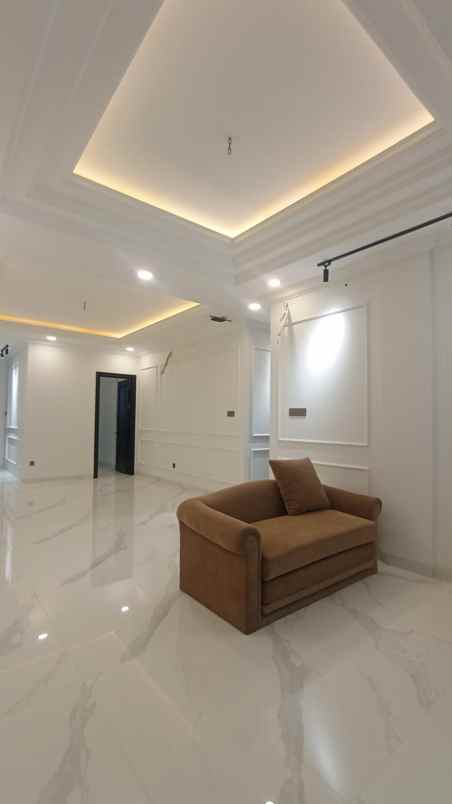 dijual rumah komplek billymoon pondok