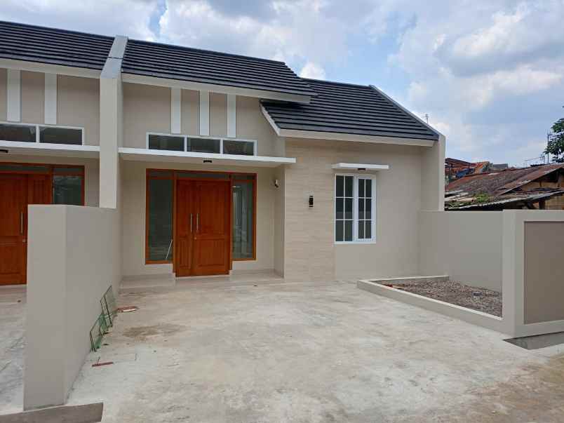 dijual rumah komplek taruna sukaasih