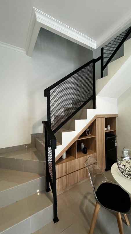 dijual rumah komplek vila dago pamulang