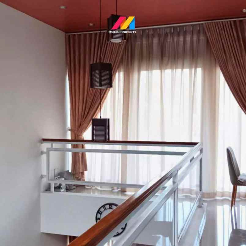 dijual rumah konsep jepang 3 lantai di dago bandung