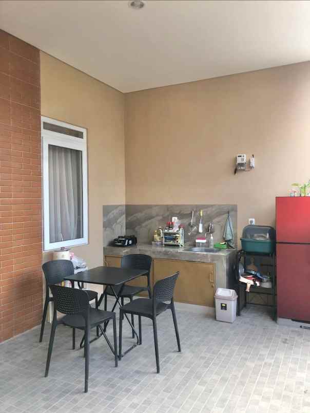 dijual rumah kost kondisi full di area kampus unpad