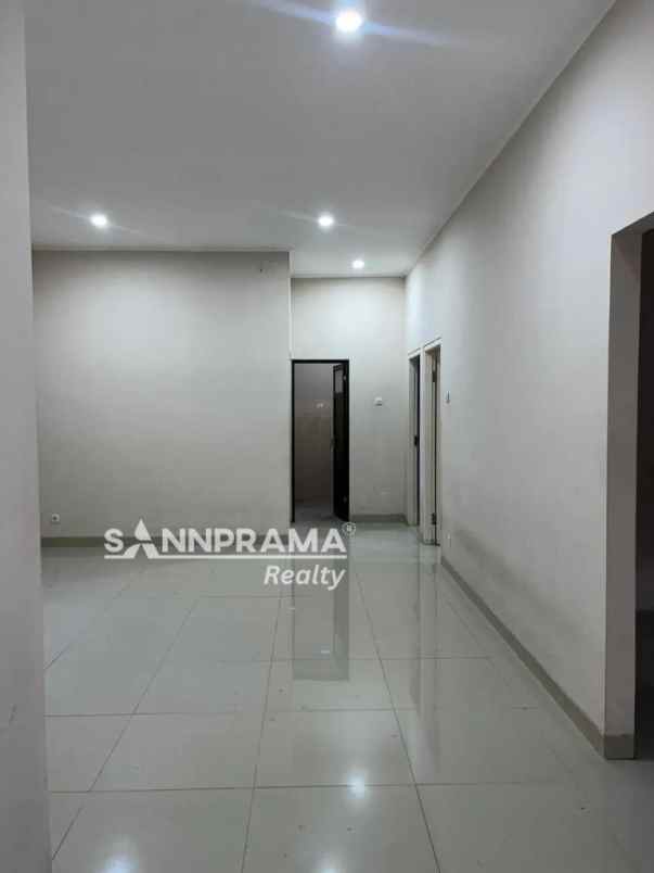 dijual rumah kukusan