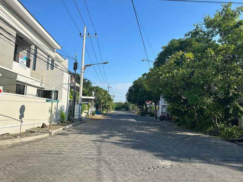 dijual rumah kutisari indah