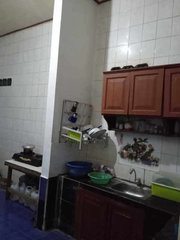 dijual rumah lantai 2 lokasi sesetan