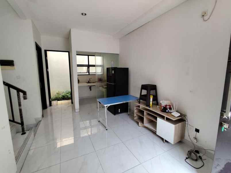 dijual rumah lavon swan city cikupa