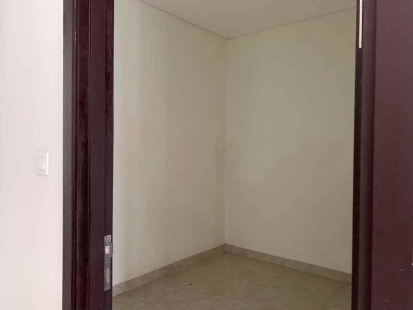 dijual rumah lavon swan city cluster