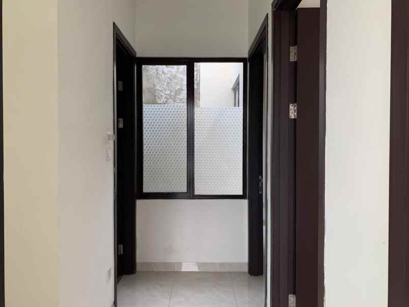 dijual rumah lavon swan city cluster