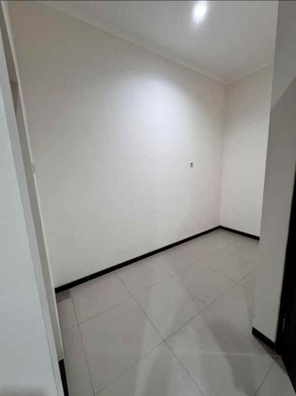 dijual rumah lebak arum