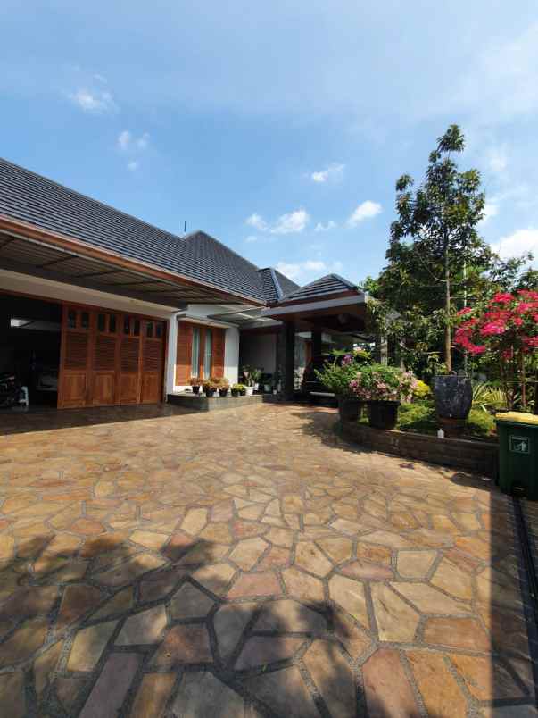 dijual rumah lebak bulus cilandak