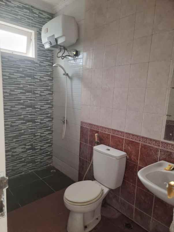 dijual rumah legenda wisata cibubur