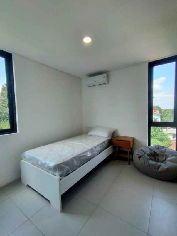 dijual rumah lokasi strategis dekat