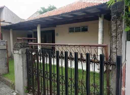 dijual rumah lokasi strategis tidak pernah banjir