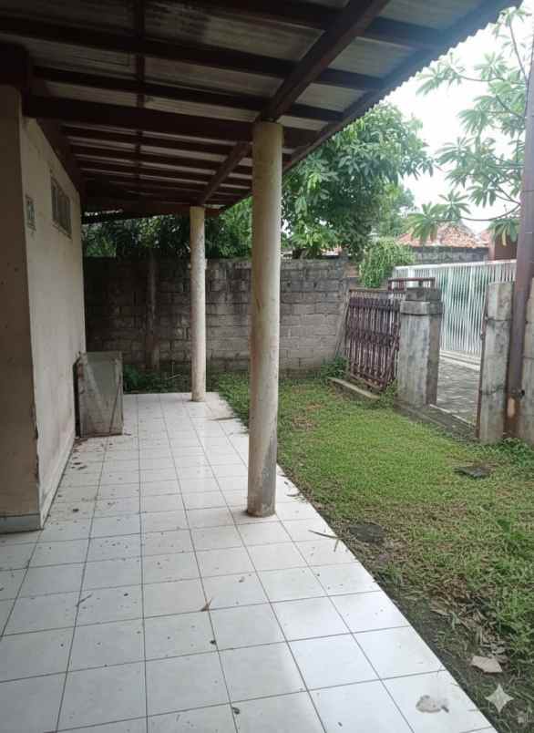 dijual rumah lokasi strategis tidak pernah banjir