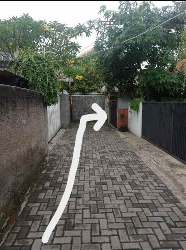 dijual rumah lokasi strategis tidak pernah banjir