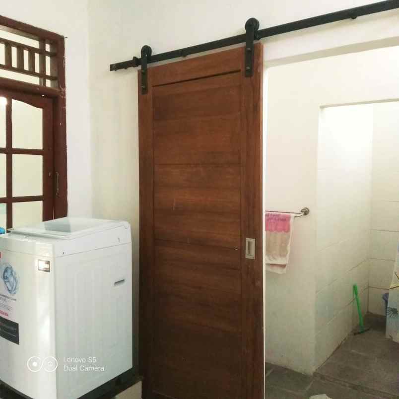 dijual rumah luas asri dan nyaman dekat setu babakan