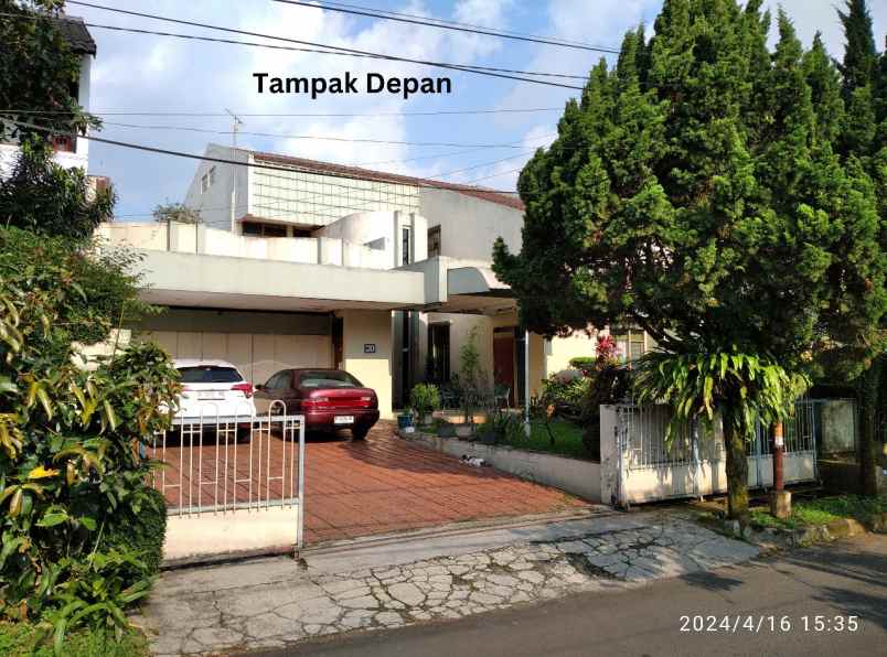 dijual rumah luas terawat di gegerkalong