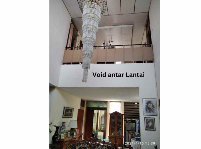 dijual rumah luas terawat di gegerkalong