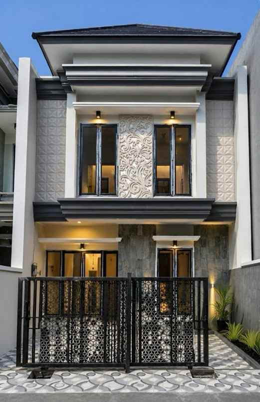 dijual rumah manyar