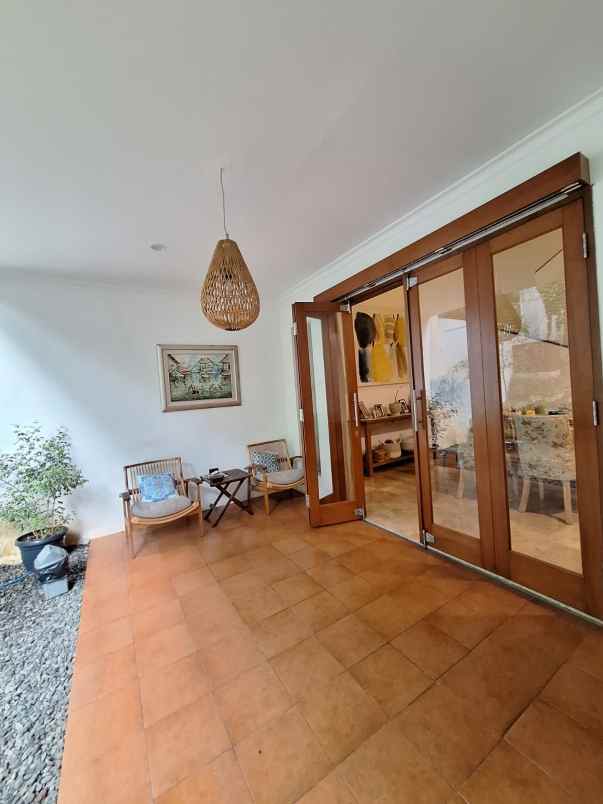 dijual rumah margasatwa raya cilandak