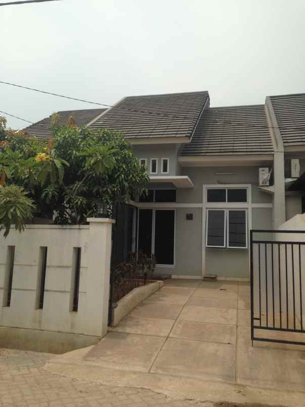 dijual rumah mean residence jl karyawan