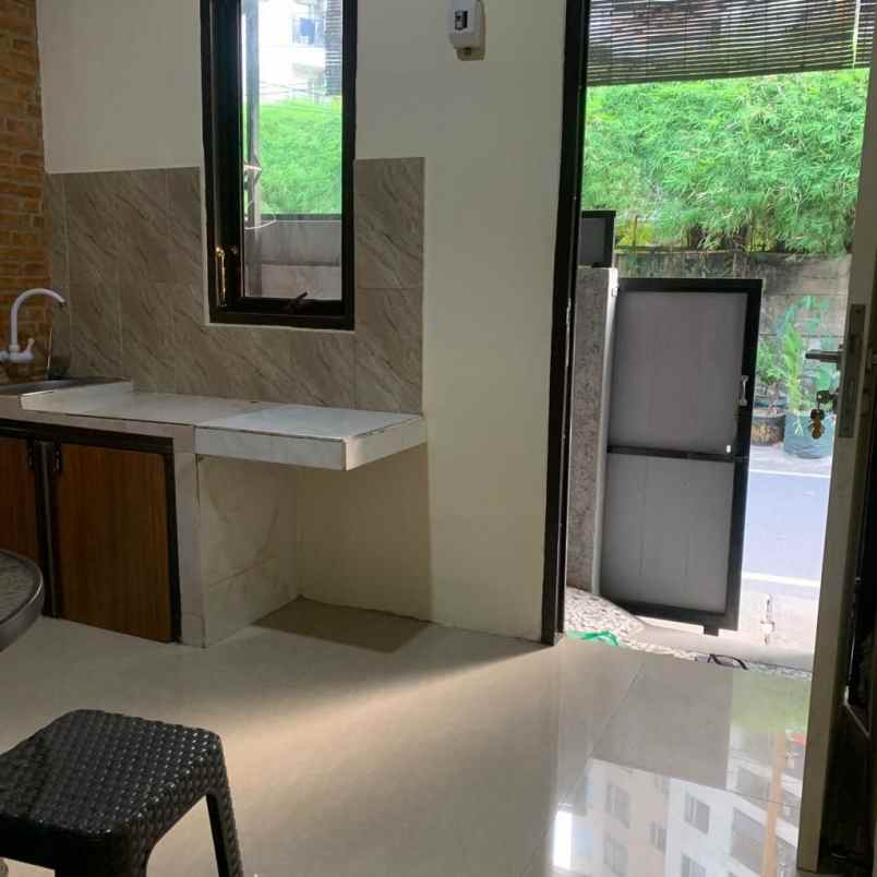 dijual rumah menteng atas