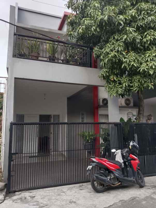 dijual rumah mewah lokasi strategis pekayon