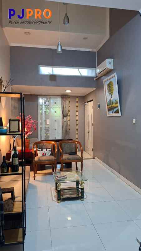 dijual rumah mutiara gading city