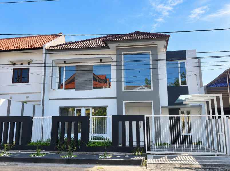 dijual rumah nginden intan