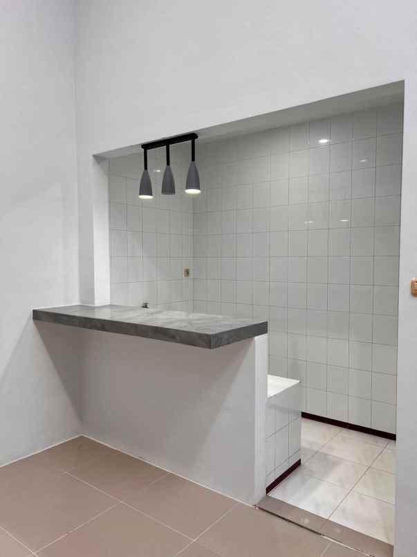 dijual rumah nginden intan permai kec