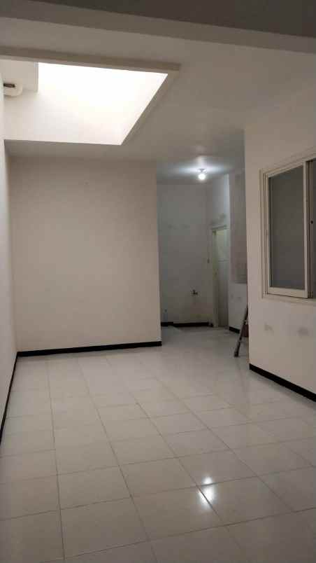 dijual rumah nirwana eksekutif