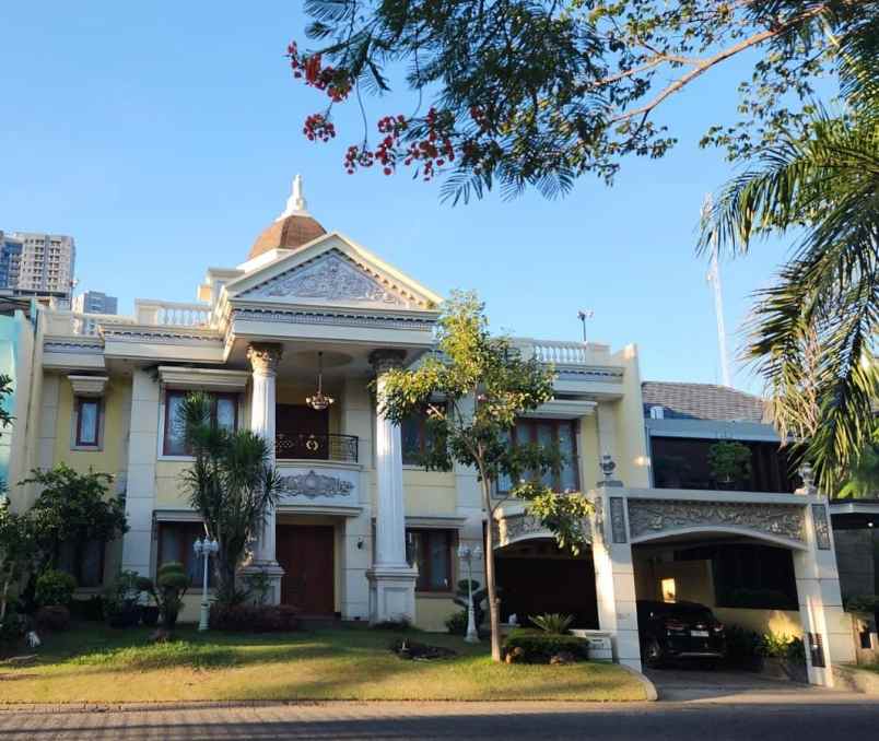 dijual rumah pakuwon city