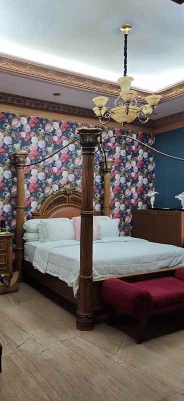 dijual rumah pakuwon city