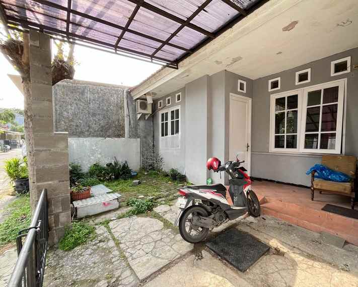 dijual rumah pakuwon city