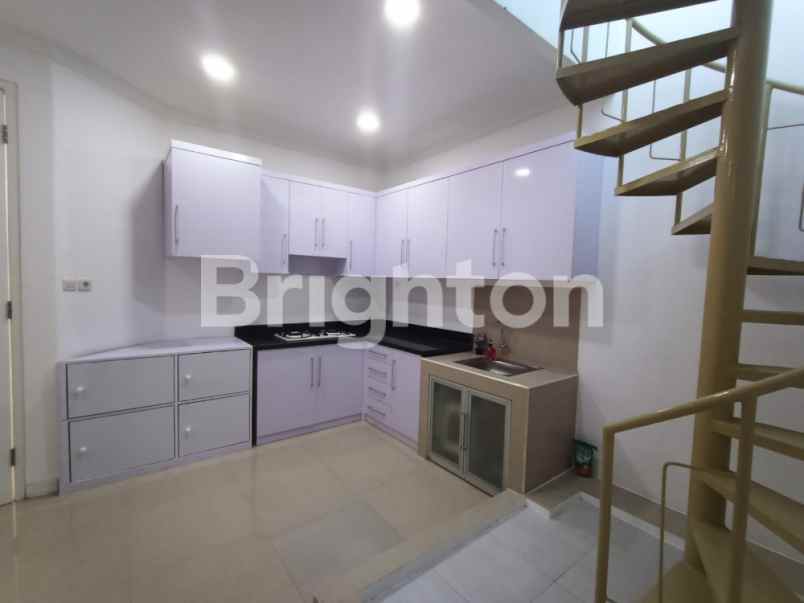 dijual rumah pakuwon city taman mutiara