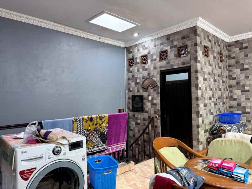 dijual rumah perumahan griya bintara