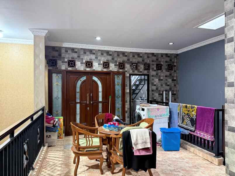 dijual rumah perumahan griya bintara